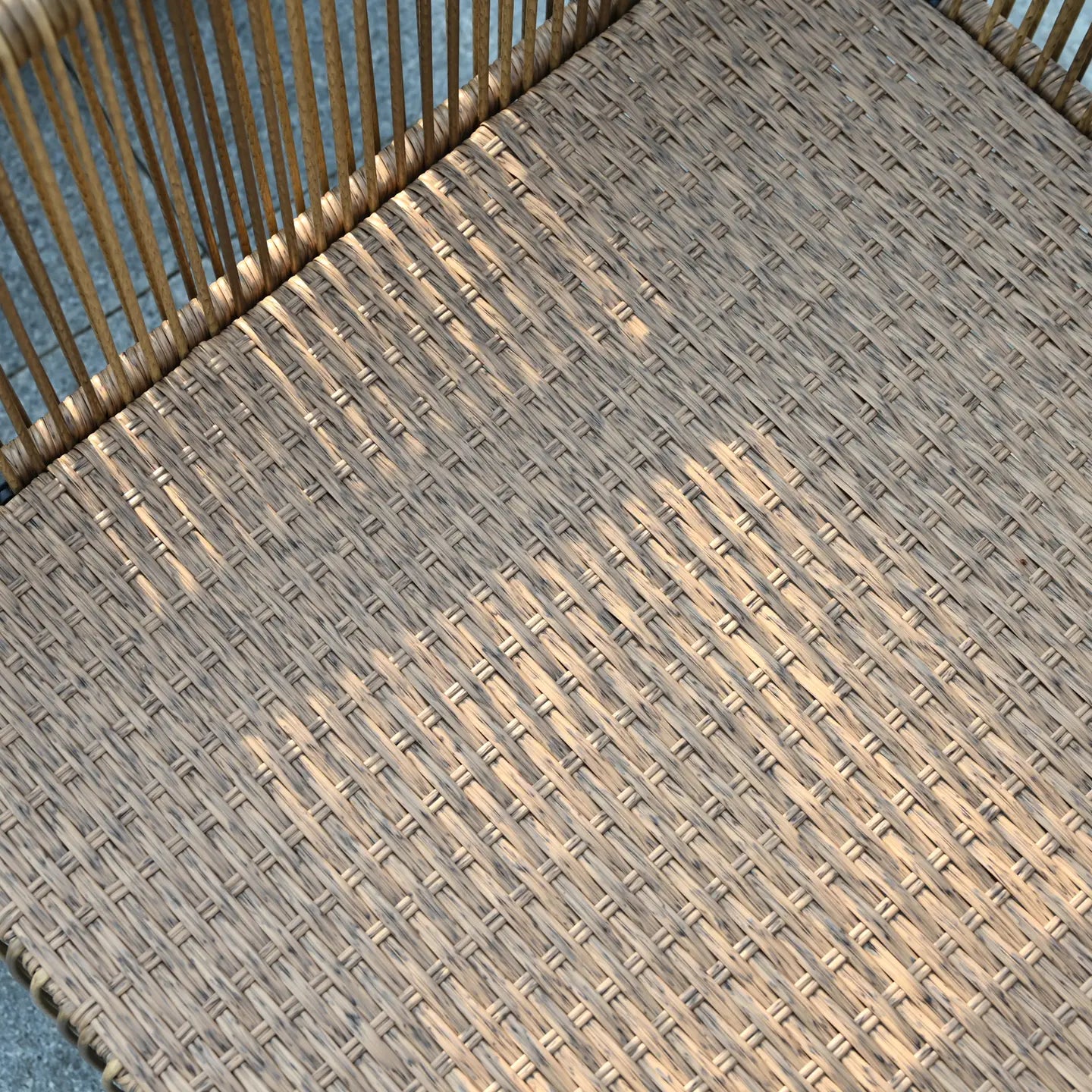 SERONA OUTDOOR LOUNGE SOFA + COFFEE TABLE